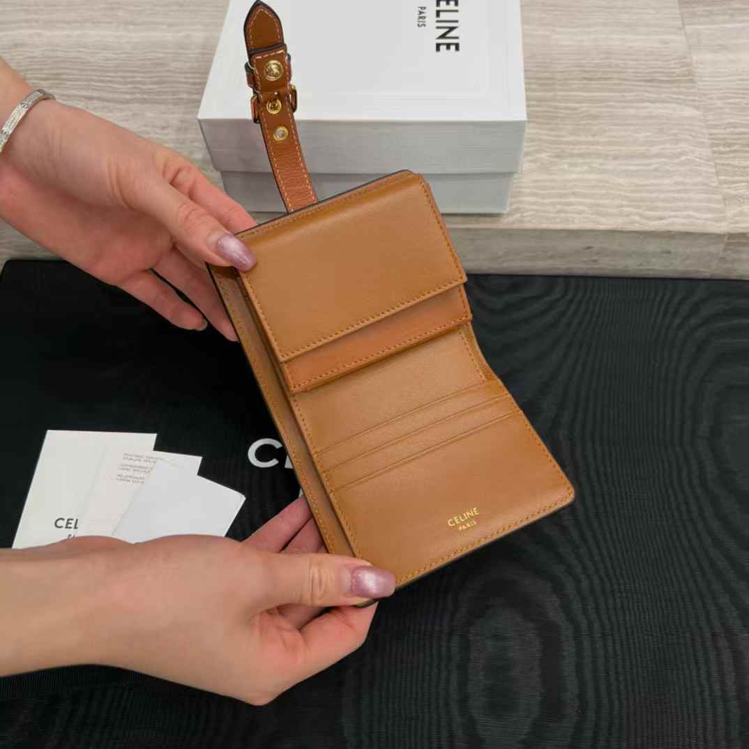 Celine Accordeon Card Holder In Supple Grained Calfskin view 4