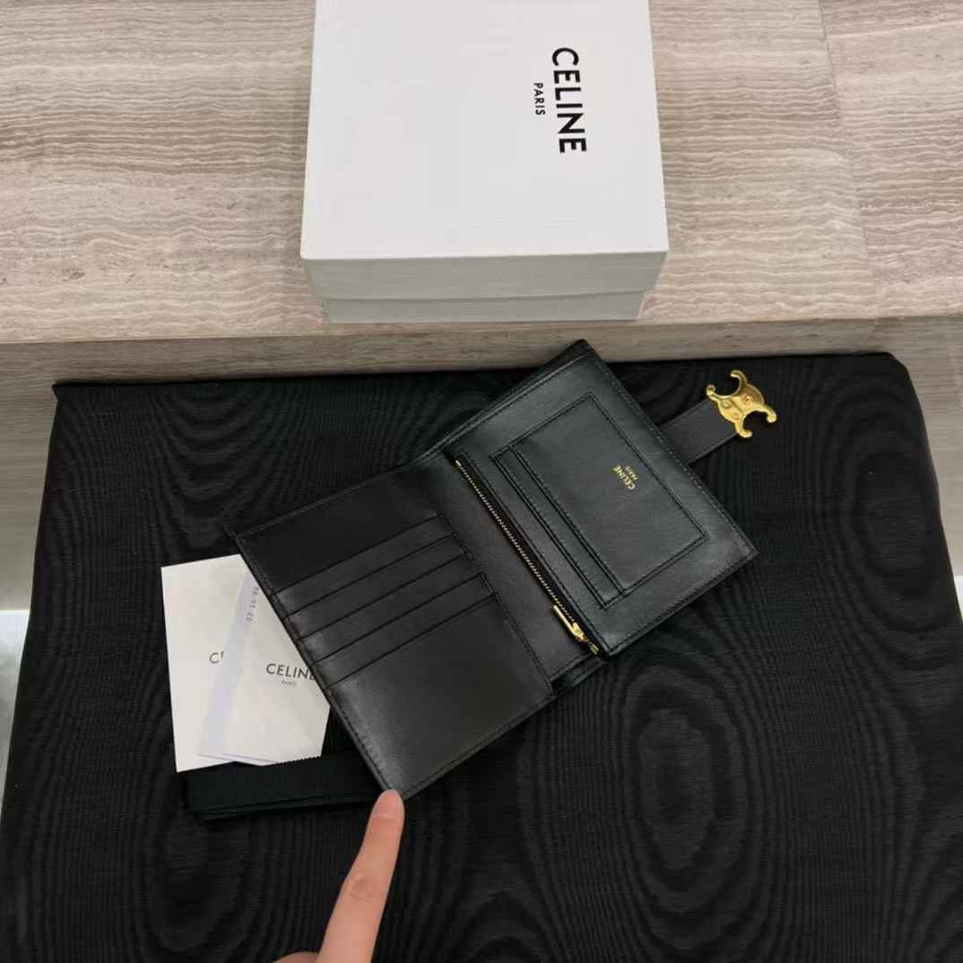 Celine Accordeon Card Holder In Supple Grained Calfskin view 5