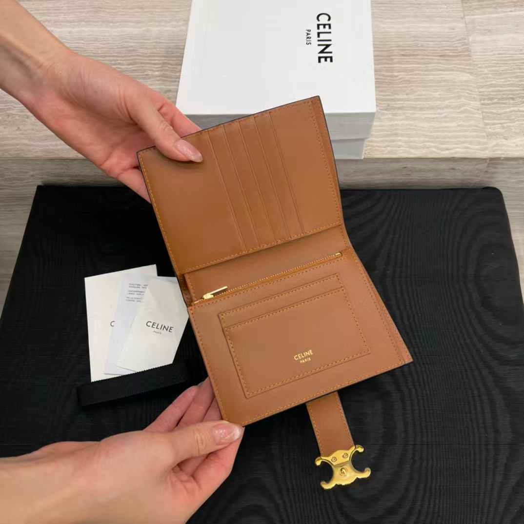 Celine Accordeon Card Holder In Supple Grained Calfskin view 5