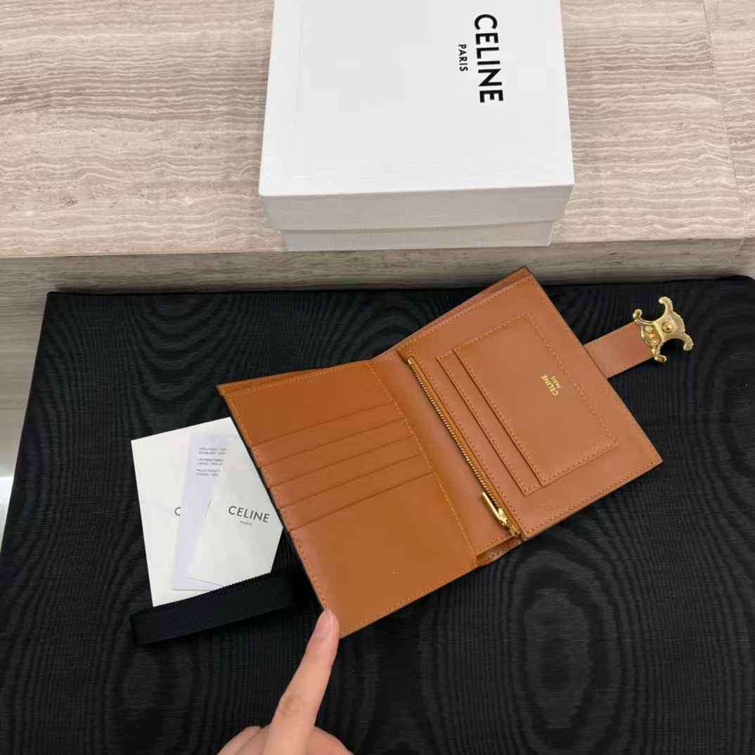 Celine Accordeon Card Holder In Supple Grained Calfskin view 7