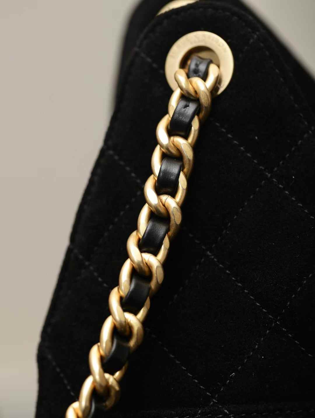 Chanel 25 Bags view 6