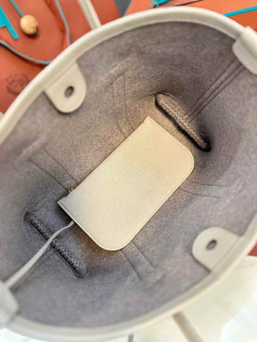 Loro Piana Small Ghiera Shopper view 6