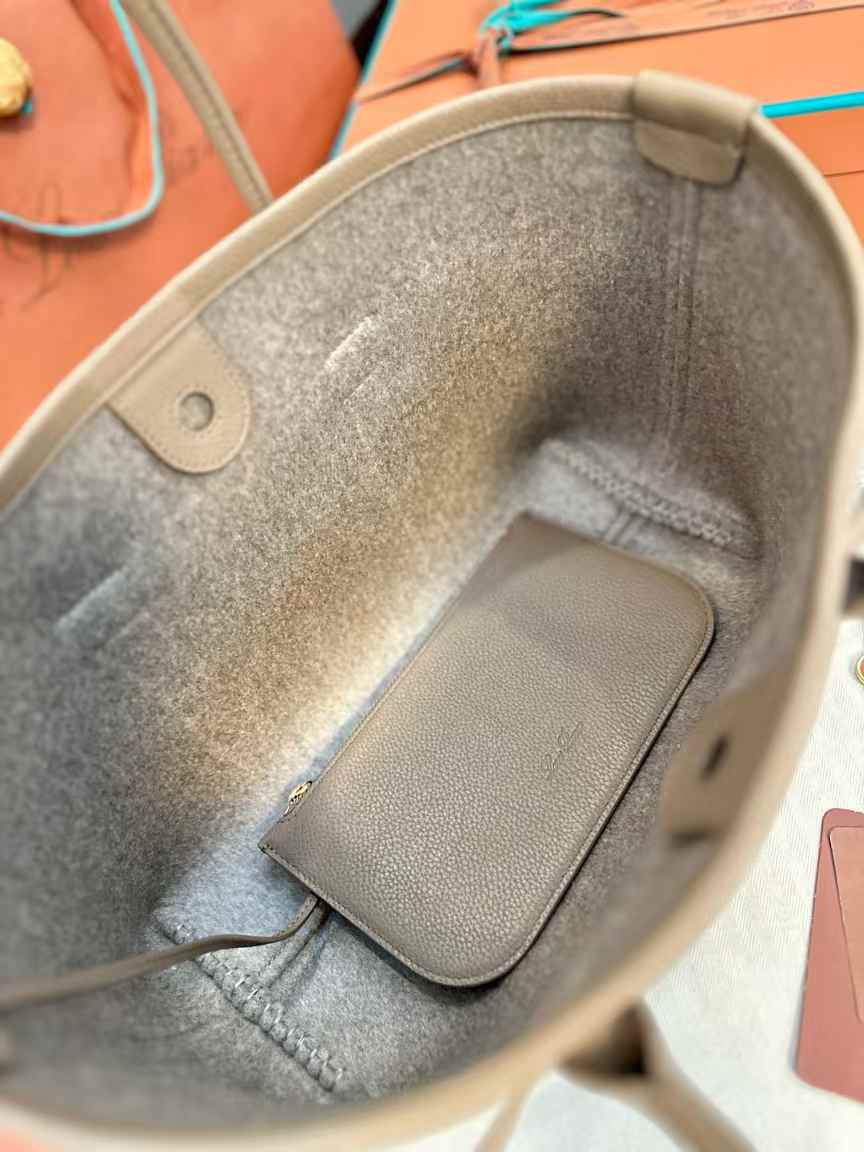 Loro Piana Small Ghiera Shopper view 7