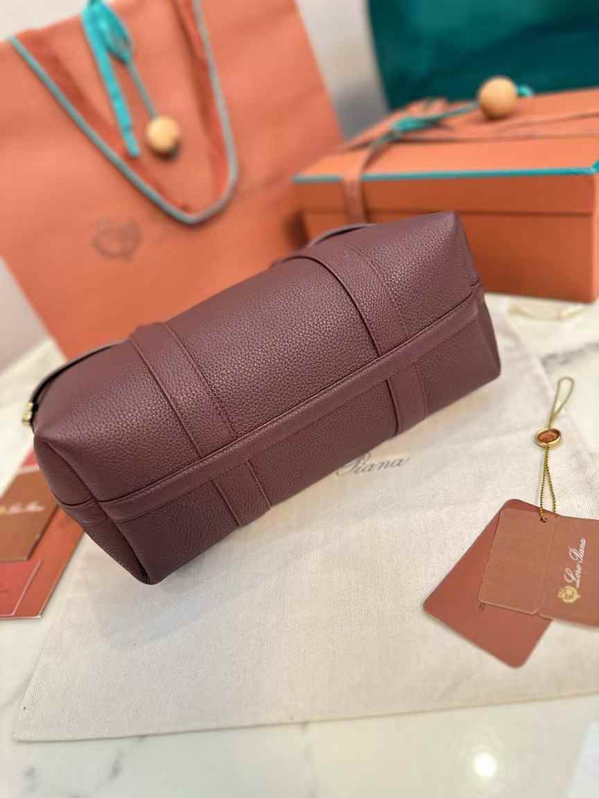Loro Piana Small Ghiera Shopper view 6