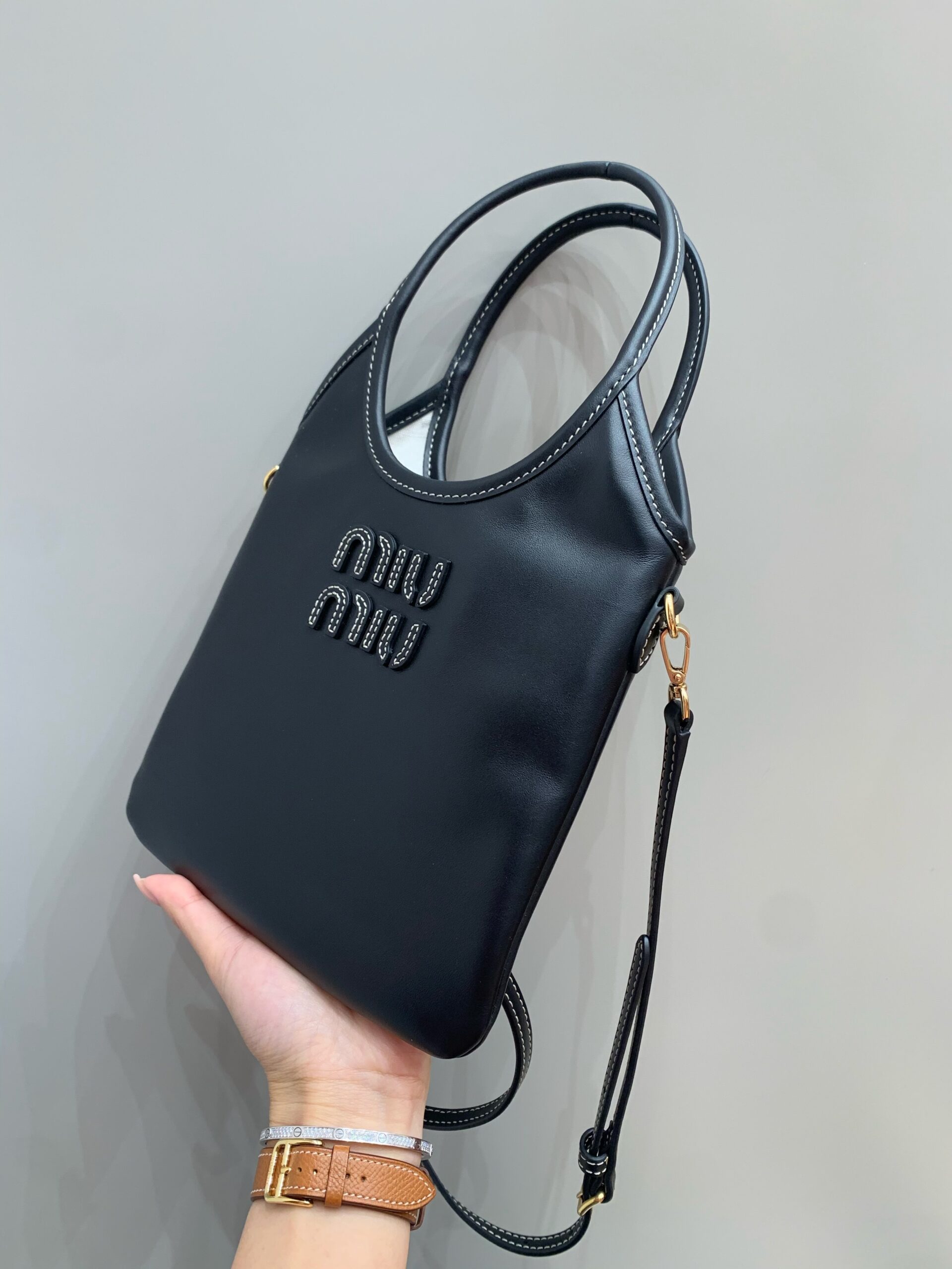 Miu Miu IVY leather handbag view 3