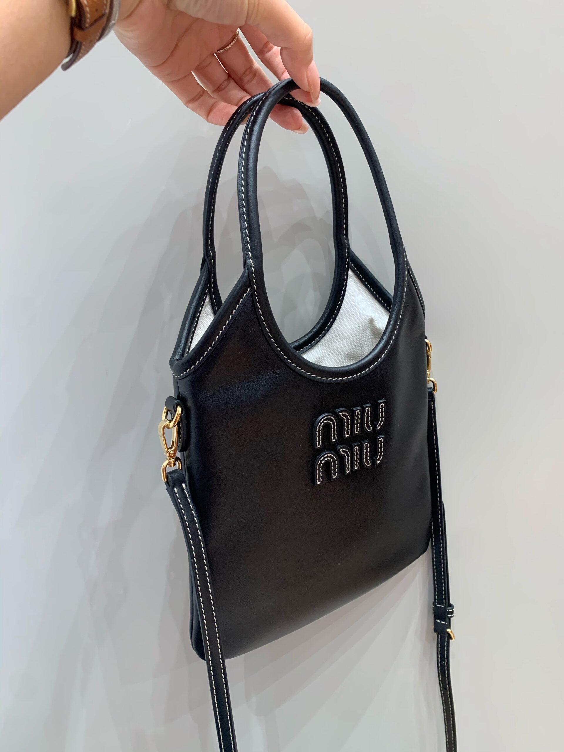 Miu Miu IVY leather handbag view 5