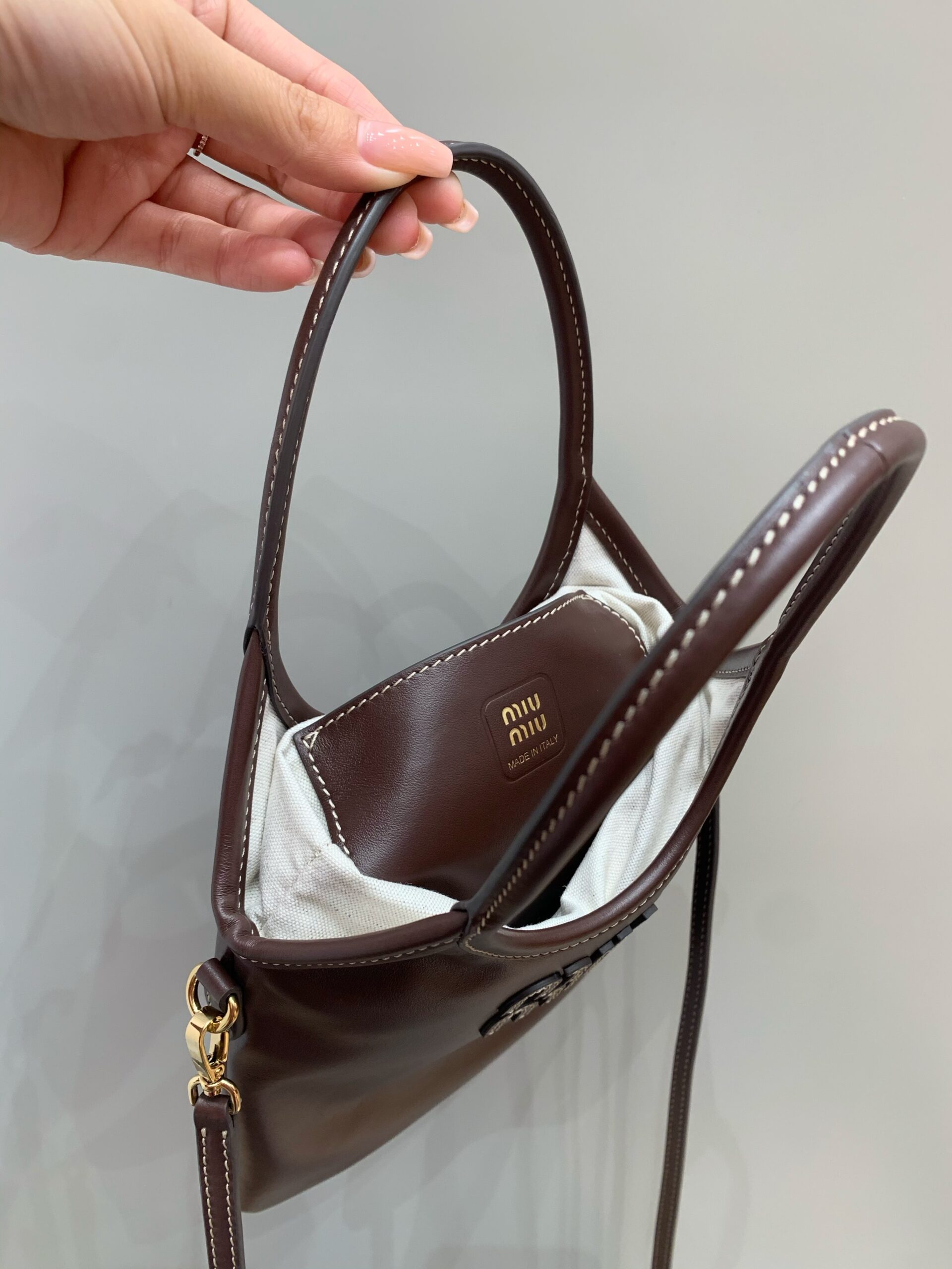 Miu Miu IVY leather handbag view 7
