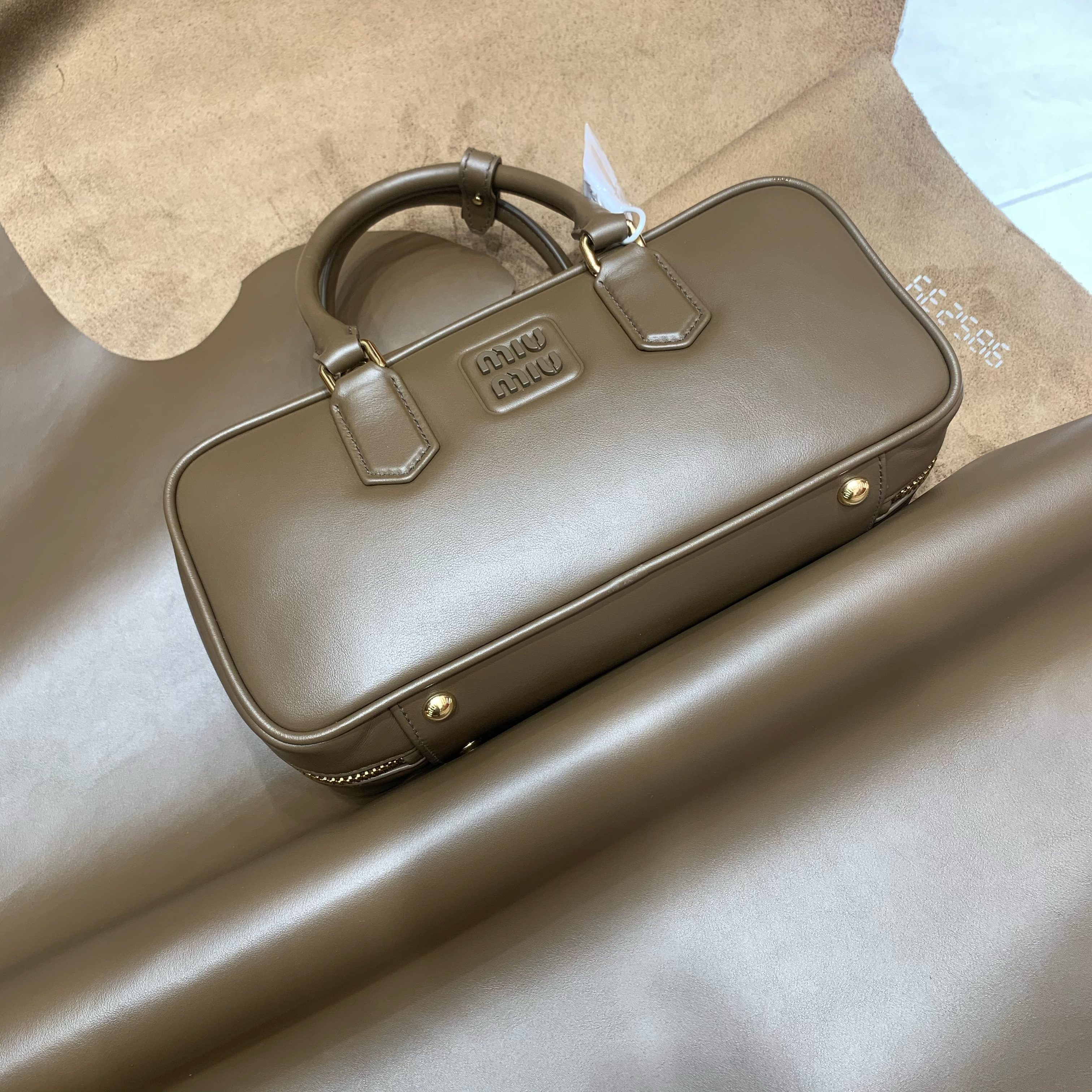 Miu Miu Beau leather bag view 12