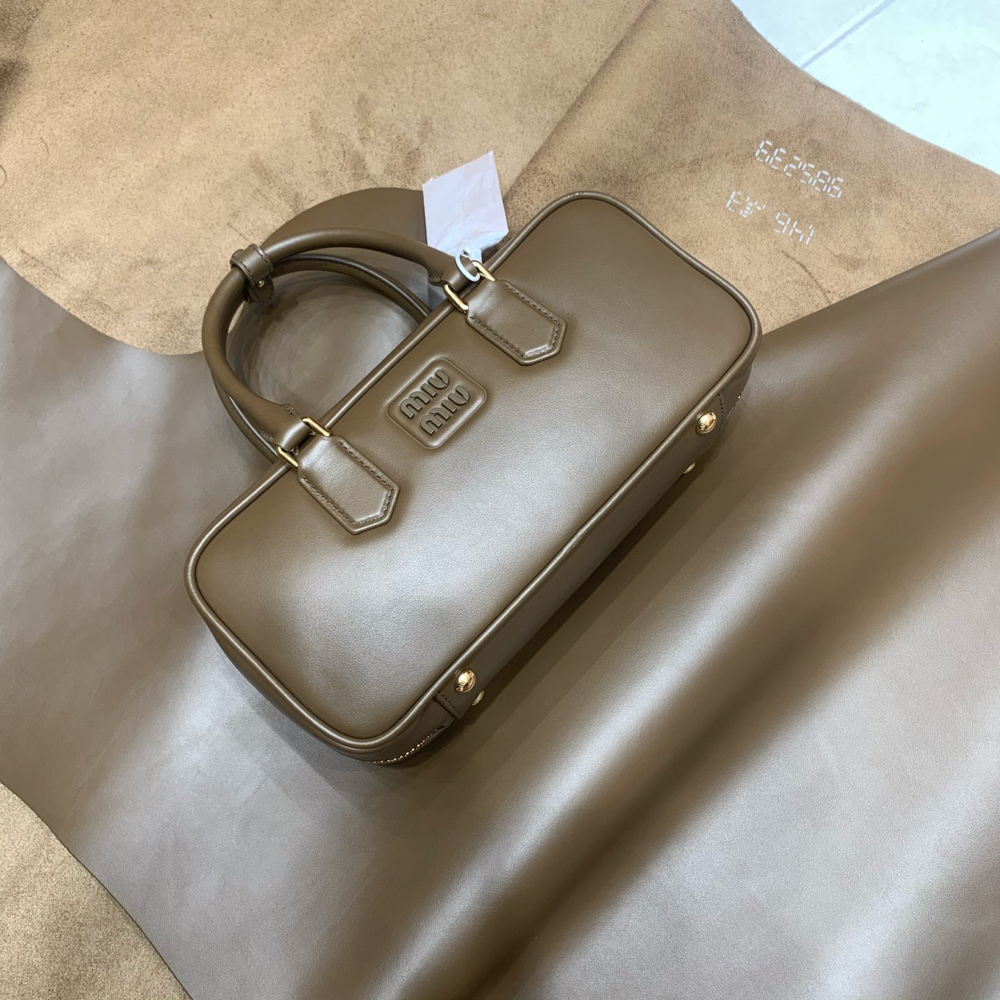 Miu Miu Beau leather bag view 13