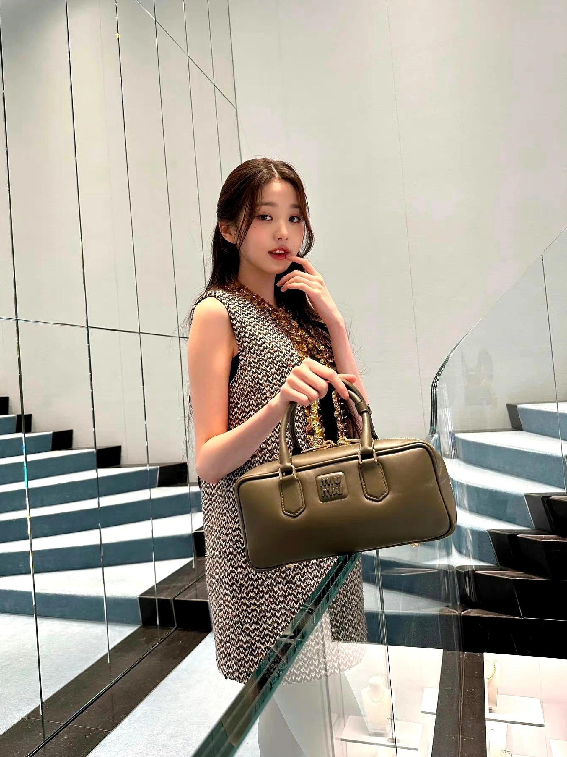 Miu Miu Beau leather bag view 14