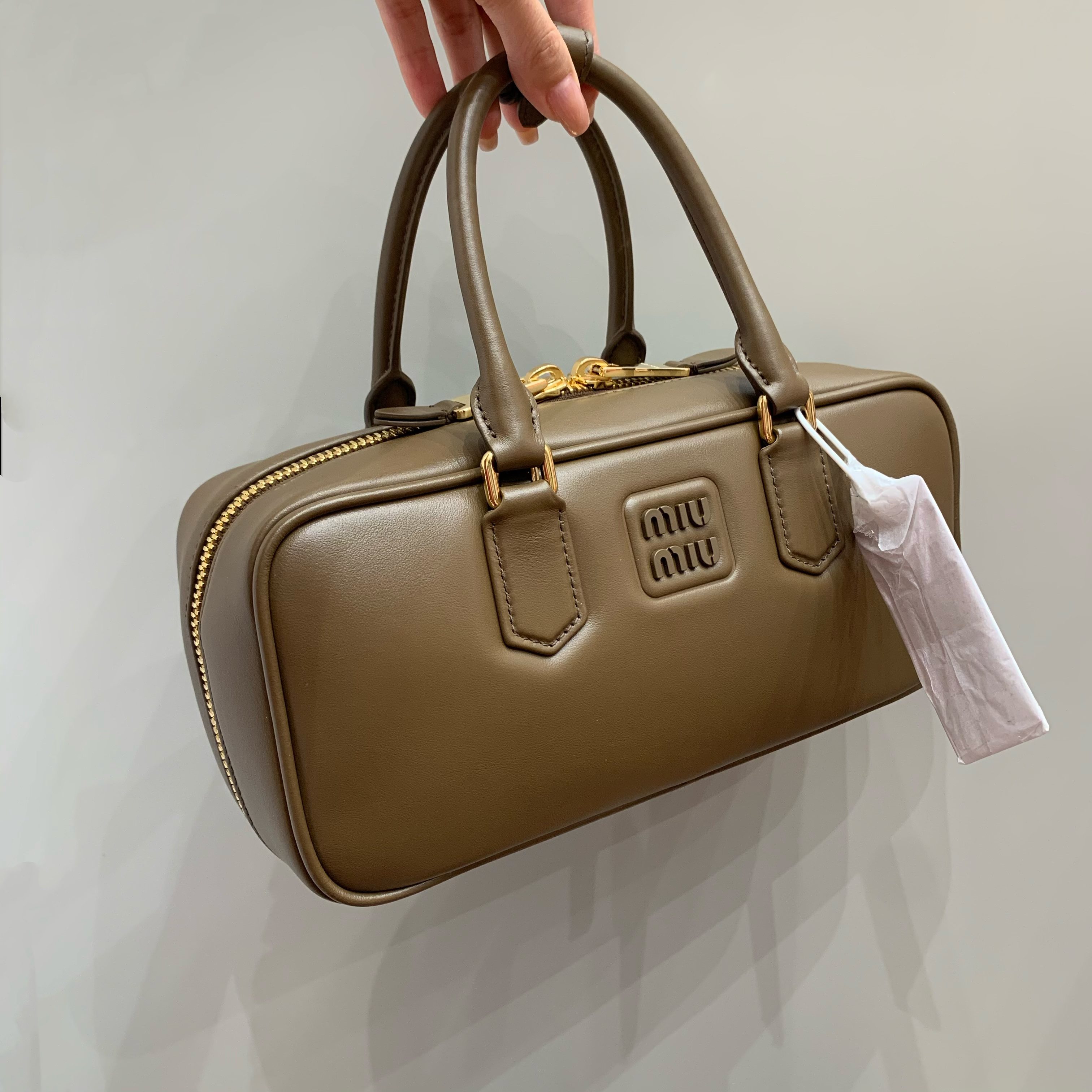 Miu Miu Beau leather bag view 6