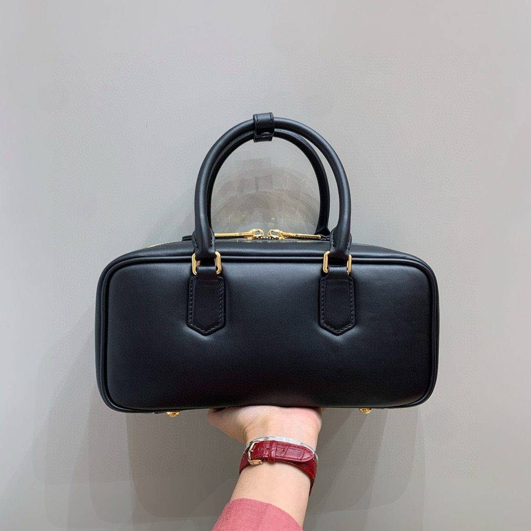 Miu Miu Beau leather bag view 2