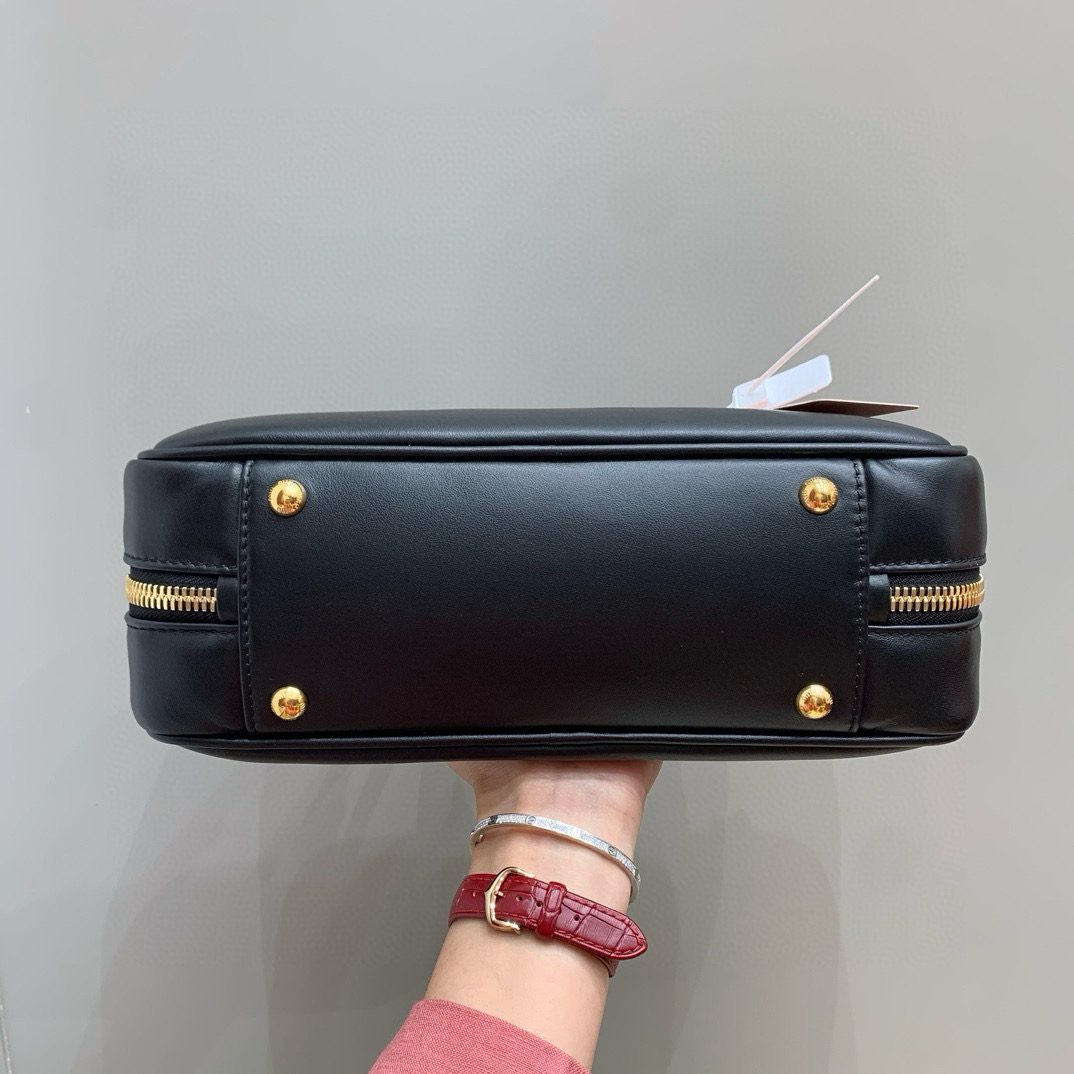 Miu Miu Beau leather bag view 3