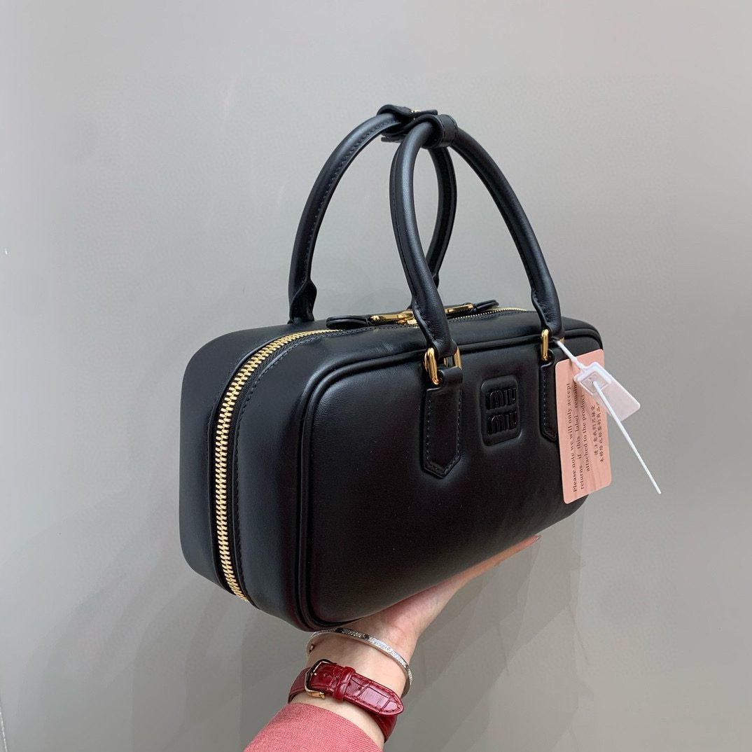 Miu Miu Beau leather bag view 4