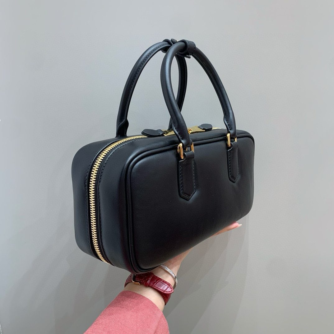 Miu Miu Beau leather bag view 5
