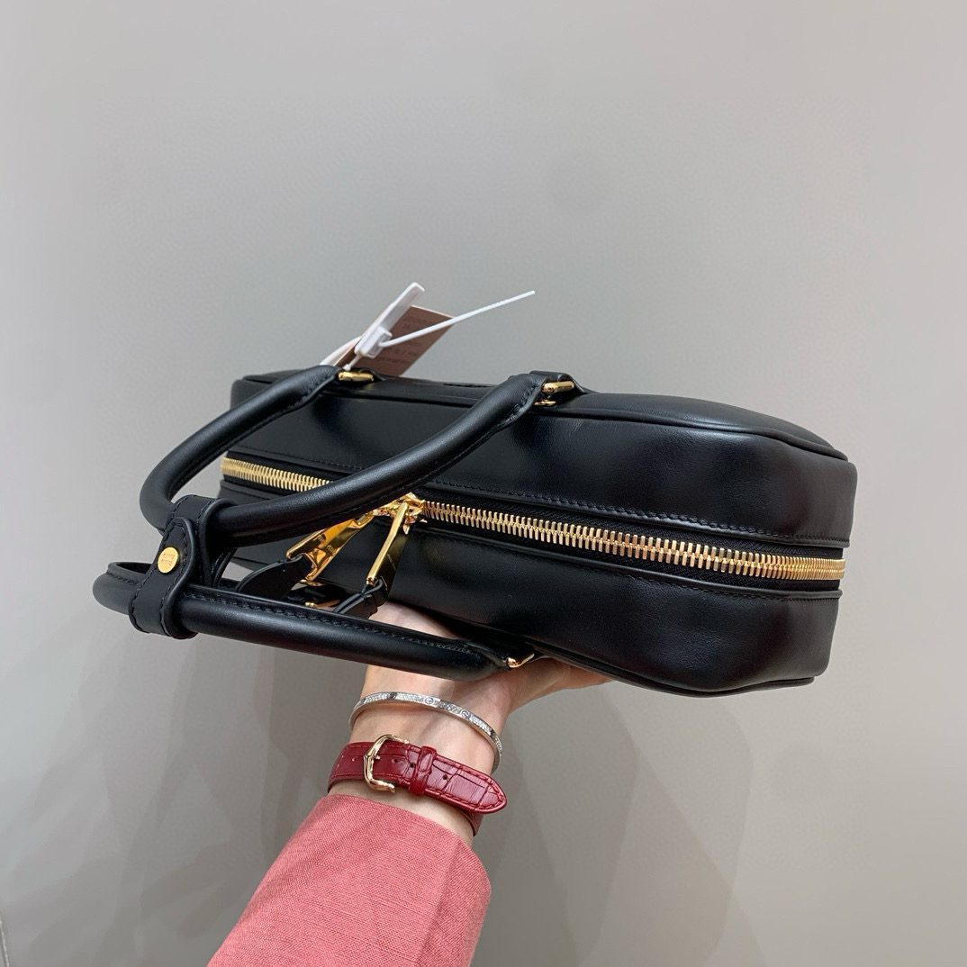 Miu Miu Beau leather bag view 6