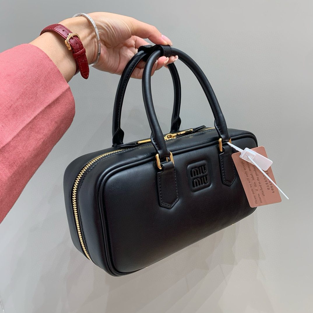 Miu Miu Beau leather bag view 7