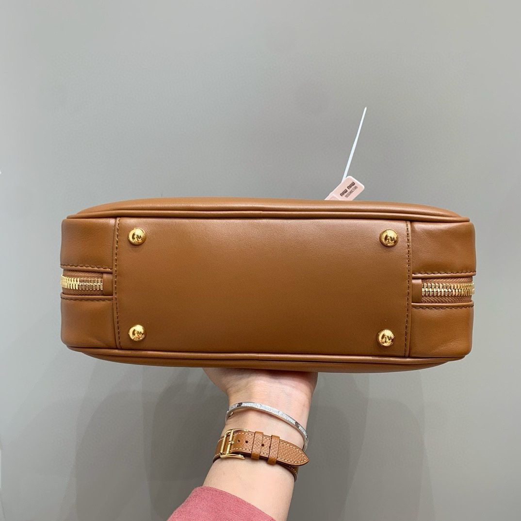 Miu Miu Beau leather bag view 5