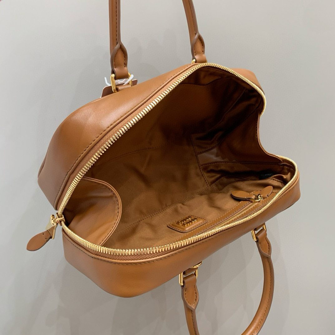 Miu Miu Beau leather bag view 9