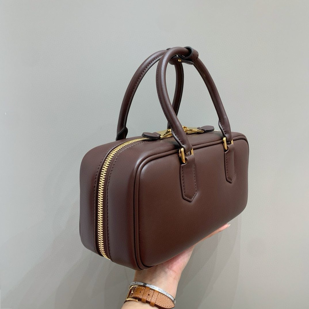 Miu Miu Beau leather bag view 4