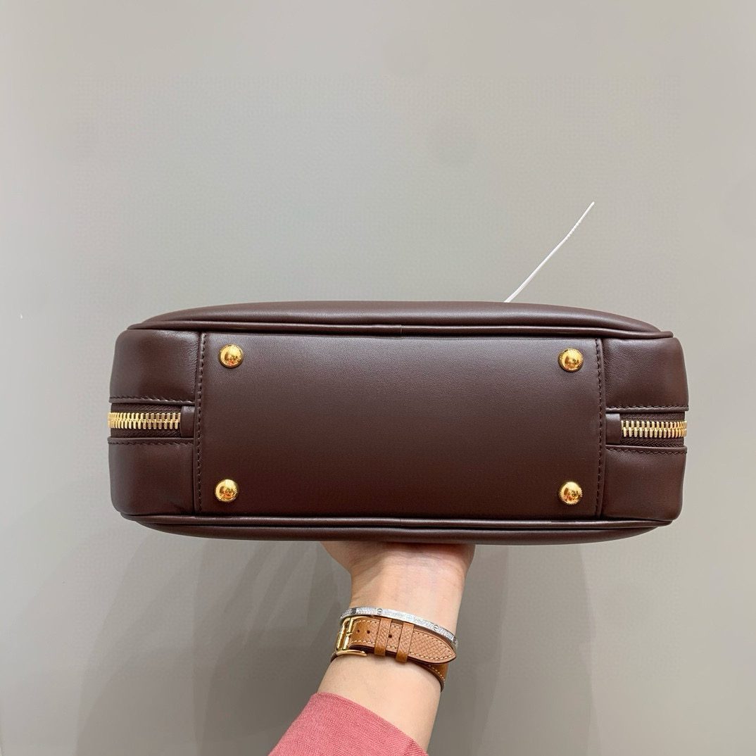 Miu Miu Beau leather bag view 5
