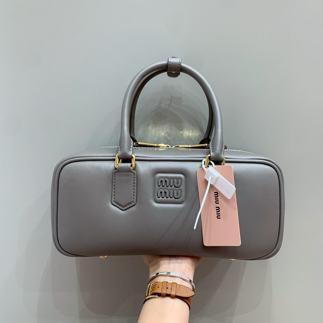 Miu Miu Beau leather bag view 1