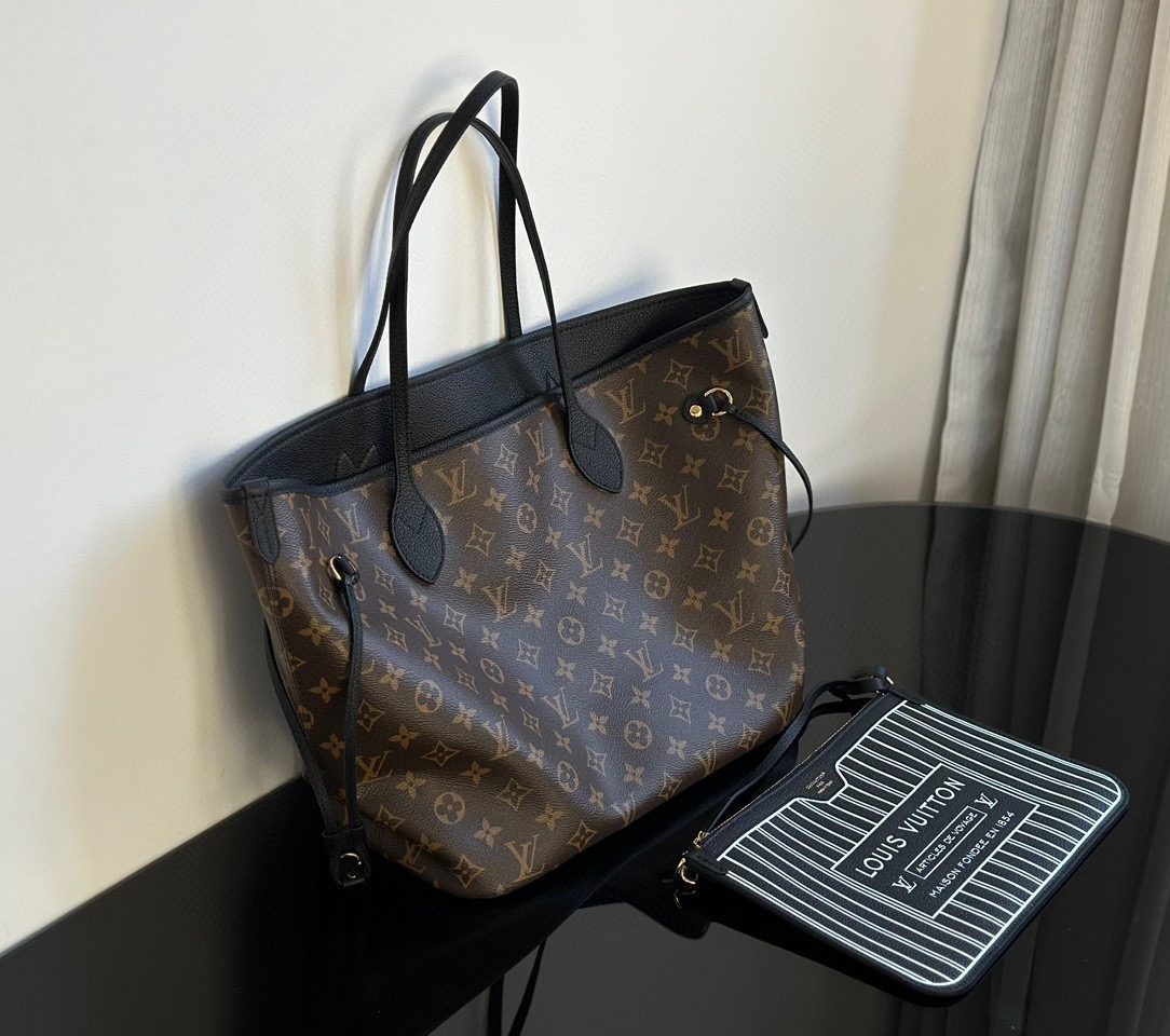 Louis Vuitton Neverfull Inside Out PM view 7