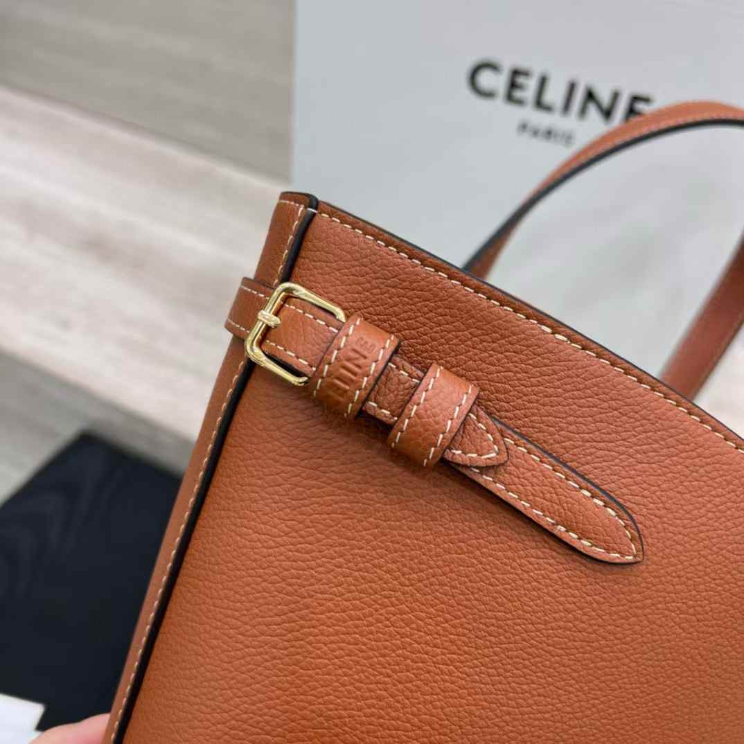 Celine MINI CABAS ANAIS CUIR TRIOMPHE in Grained calfskin view 5