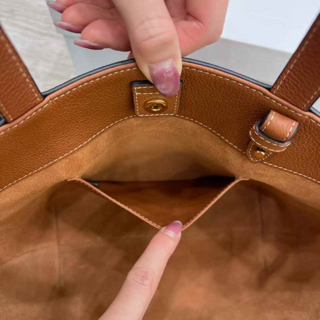 Celine MINI CABAS ANAIS CUIR TRIOMPHE in Grained calfskin view 6