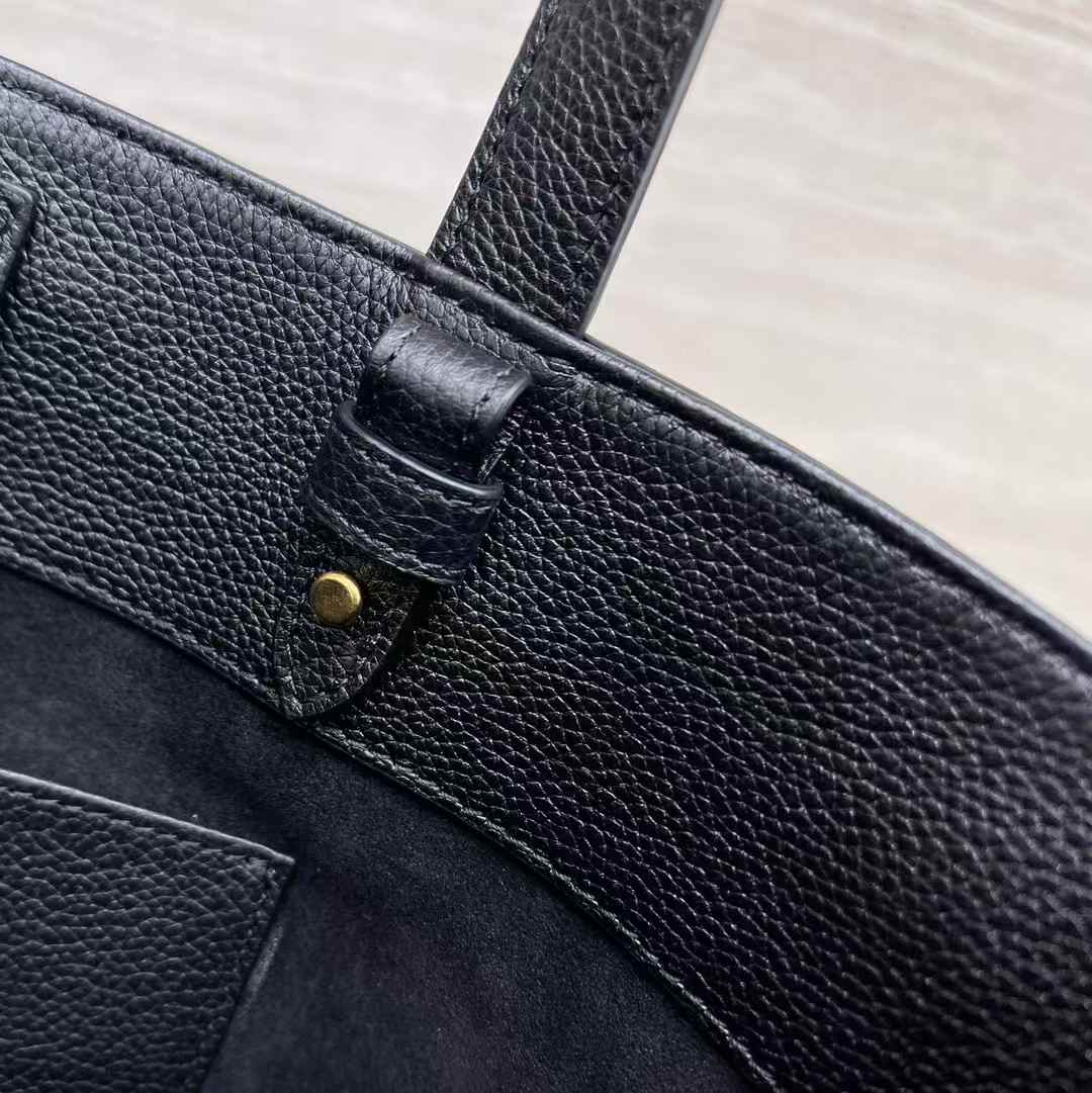 Celine MINI CABAS ANAIS CUIR TRIOMPHE in Grained calfskin view 8