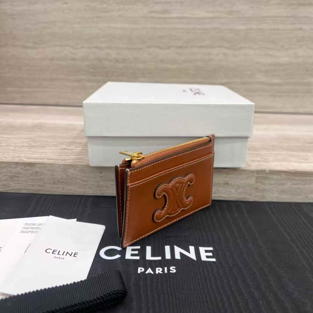 Celine Card Holder Cuir Triomphe In Shiny Calfskin view 4