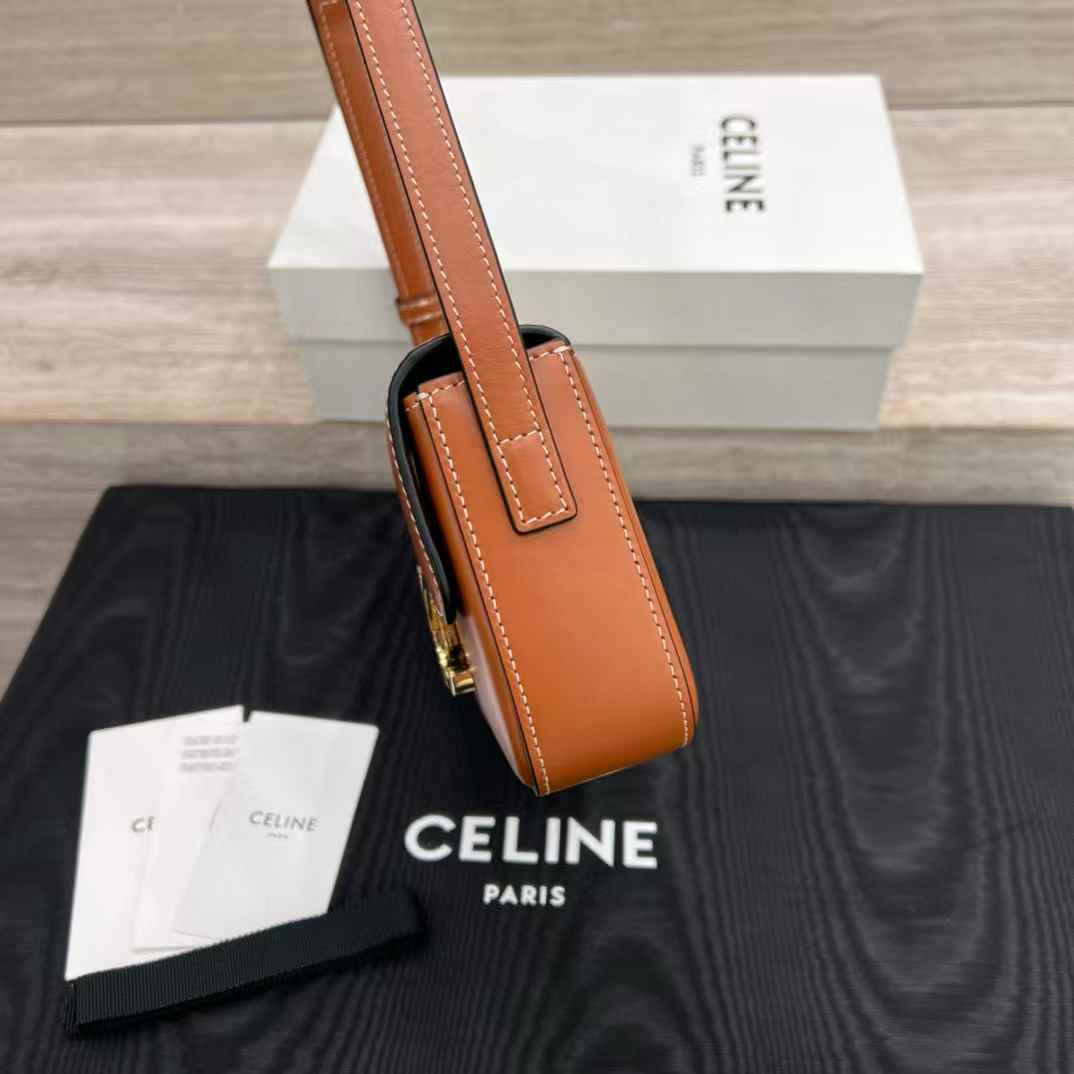 Celine SHOULDER BAG CLAUDE in Natural Calfskin view 4