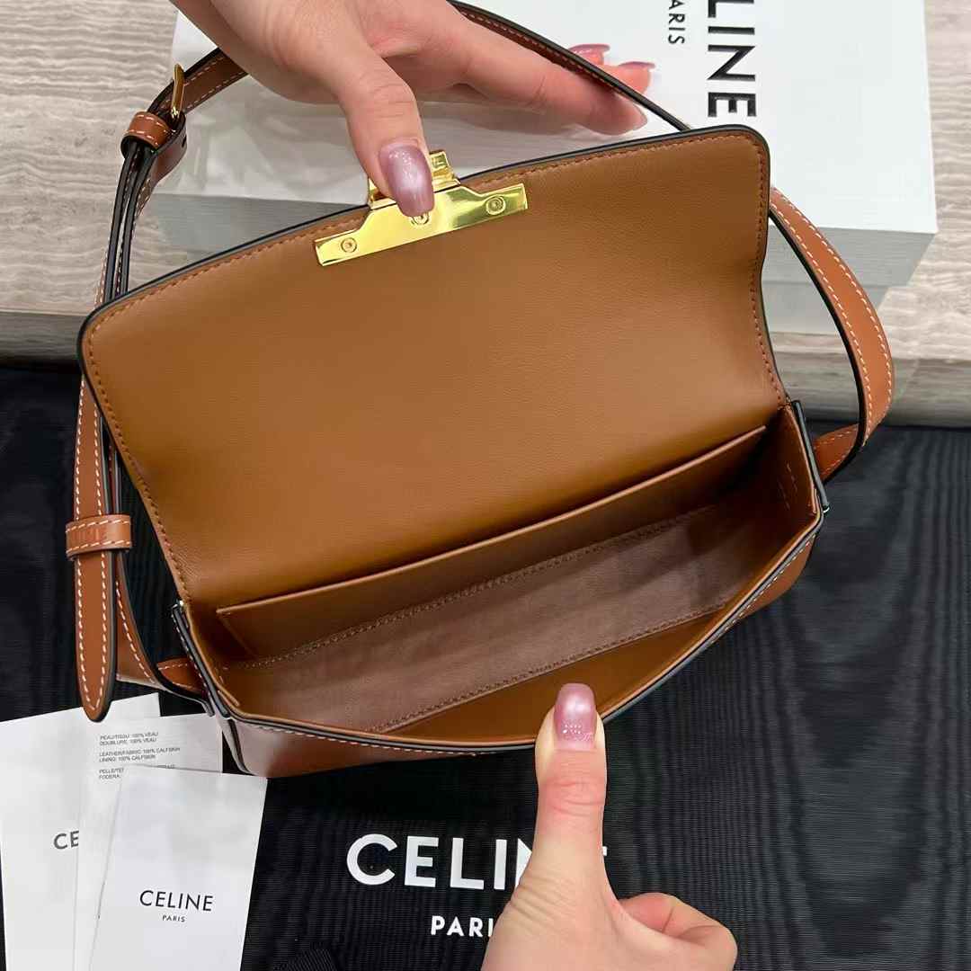 Celine SHOULDER BAG CLAUDE in Natural Calfskin view 5