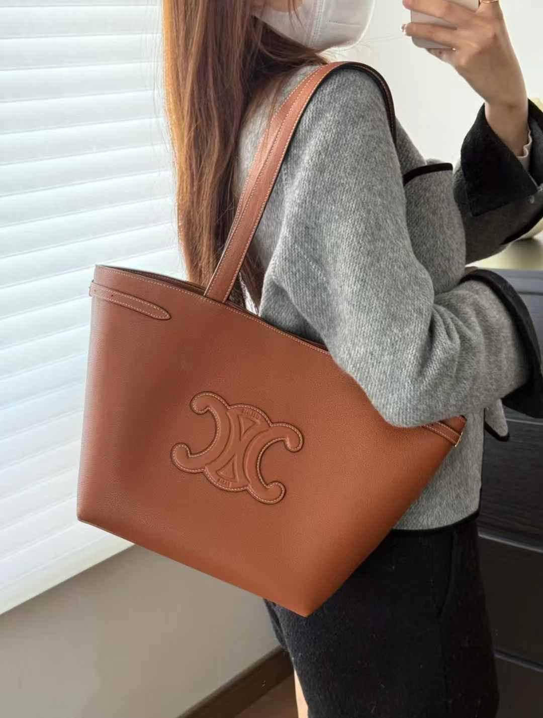 Celine CABAS ANAÏS CUIR TRIOMPHE in Grained calfskin view 9