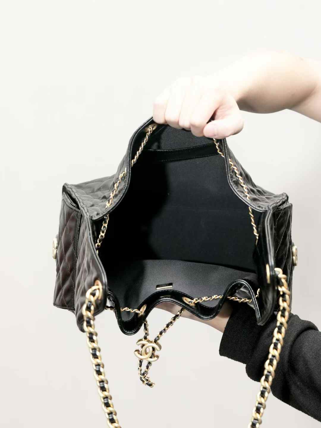 Chanel 25 Bags view 3