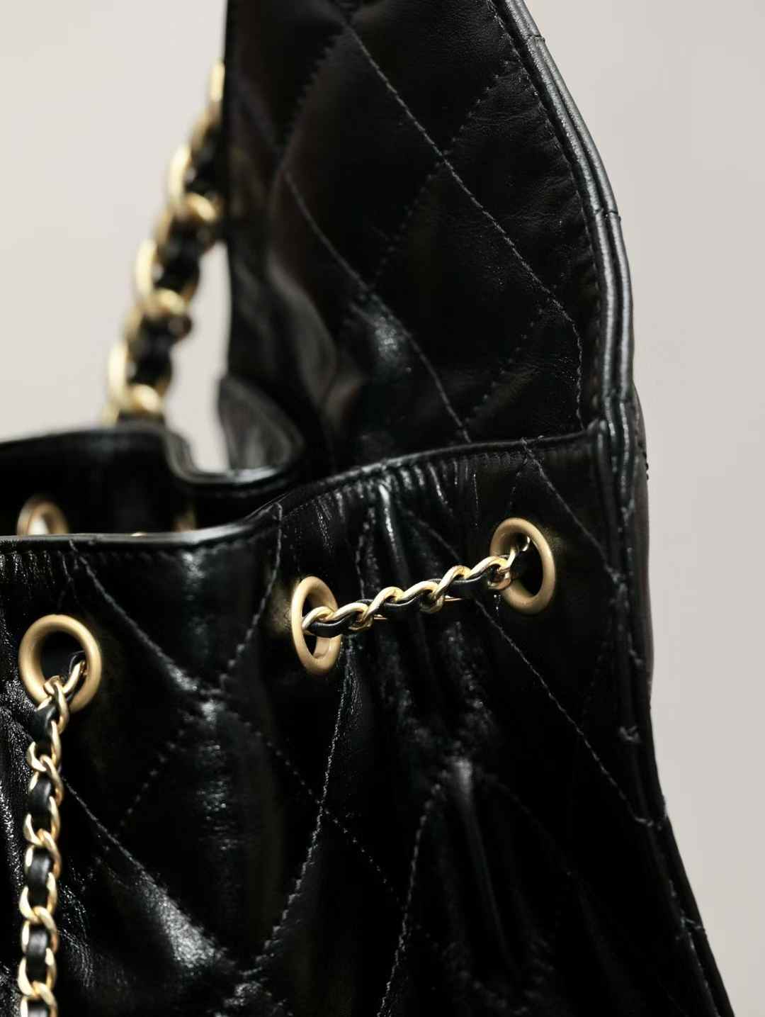 Chanel 25 Bags view 4