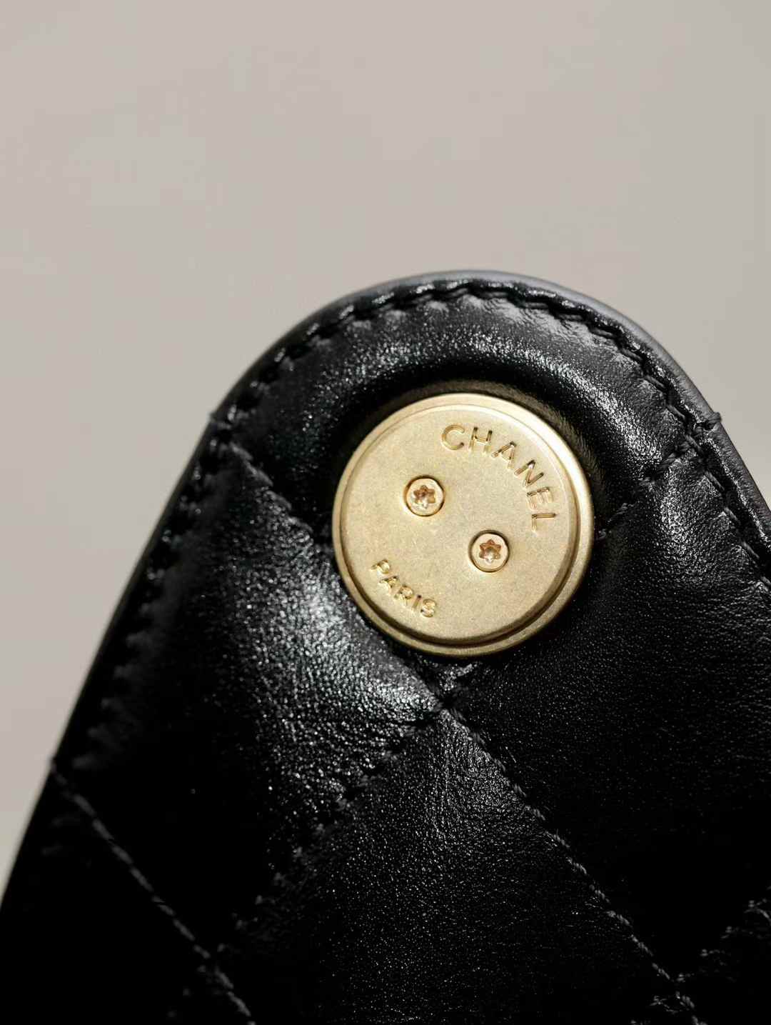 Chanel 25 Bags view 6