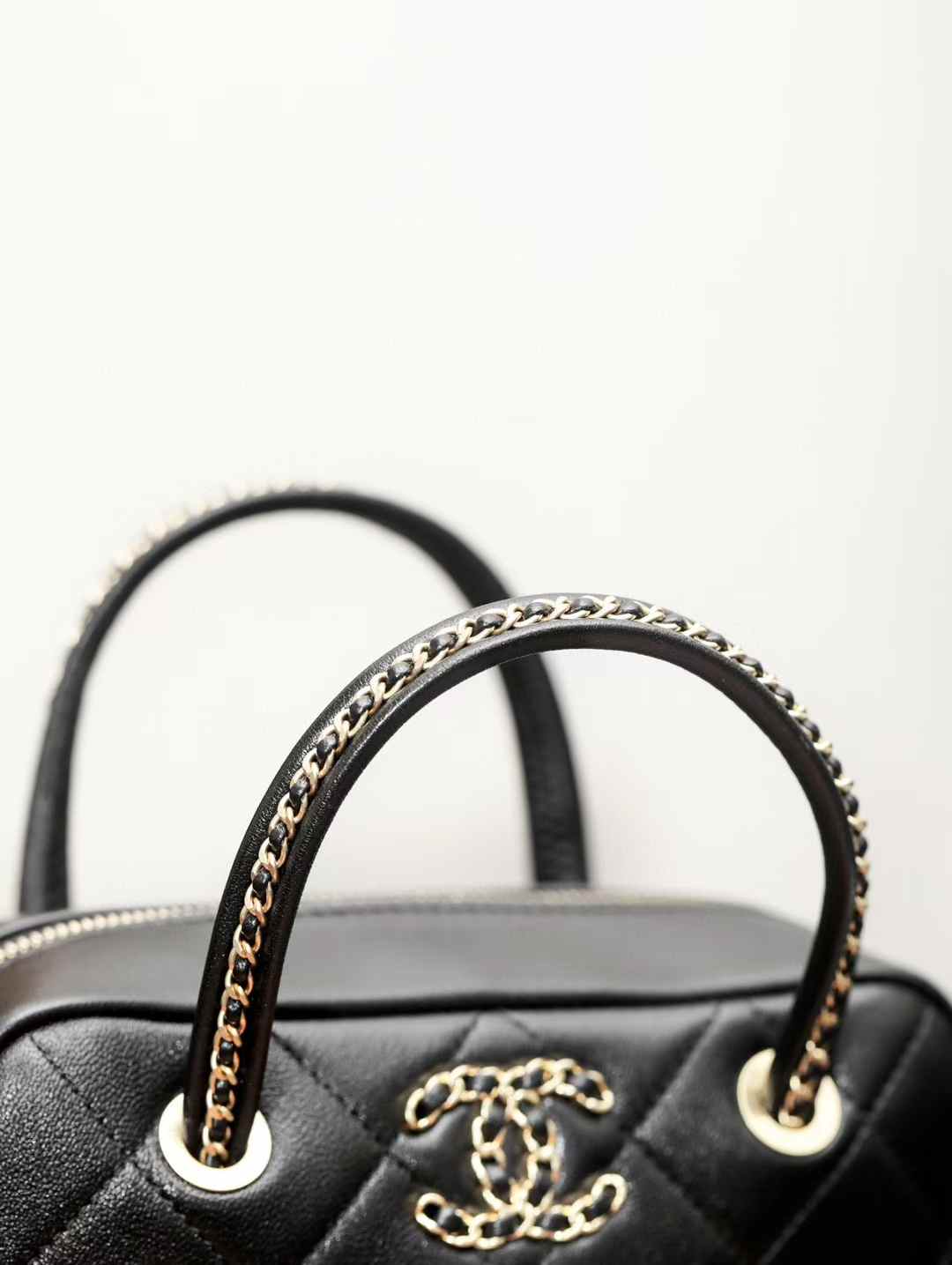 Chanel 25C Bowling bag view 9