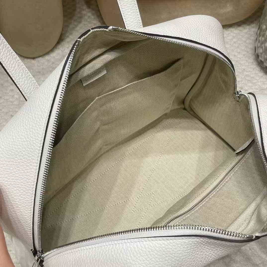 Hermès Victoia Bag view 6