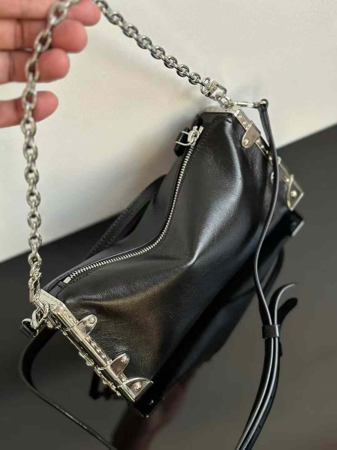 Louis Vuitton Fall-Winter 2024 Sho Slim Trunk M25445 view 1