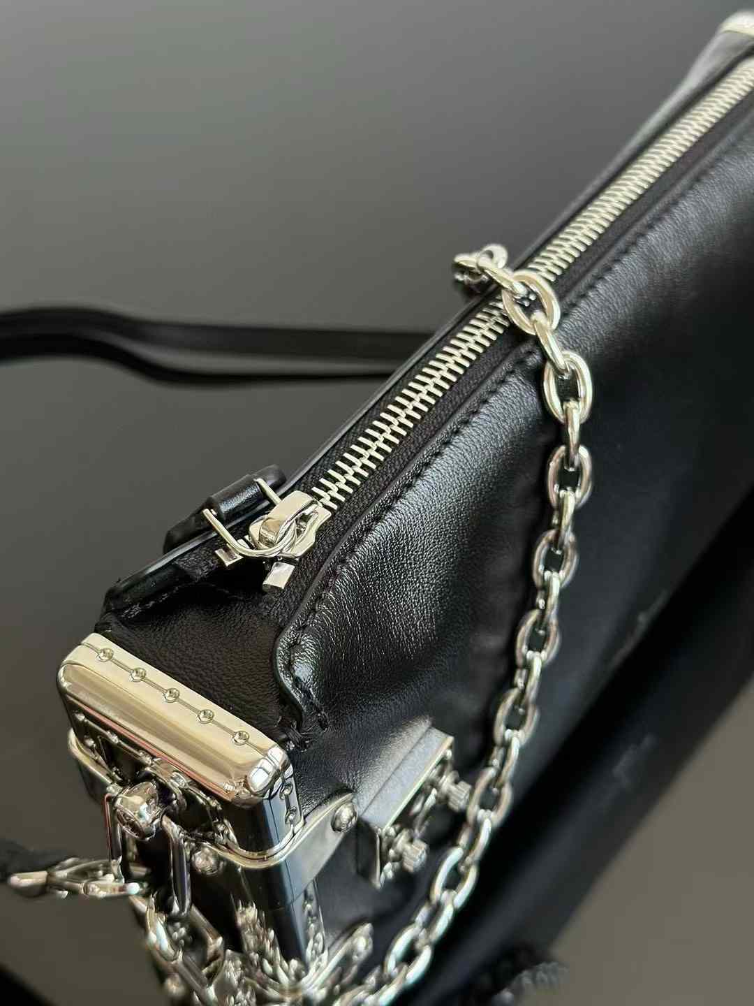 Louis Vuitton Fall-Winter 2024 Sho Slim Trunk M25445 view 3