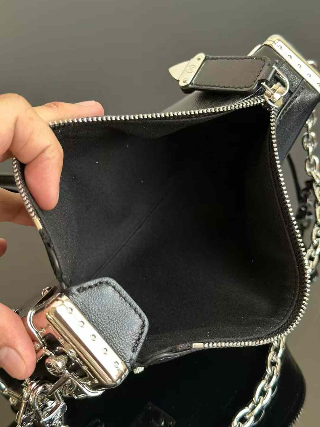 Louis Vuitton Fall-Winter 2024 Sho Slim Trunk M25445 view 4