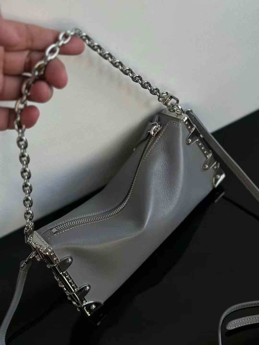 Louis Vuitton Fall-Winter 2024 Sho Slim Trunk M12596 view 1