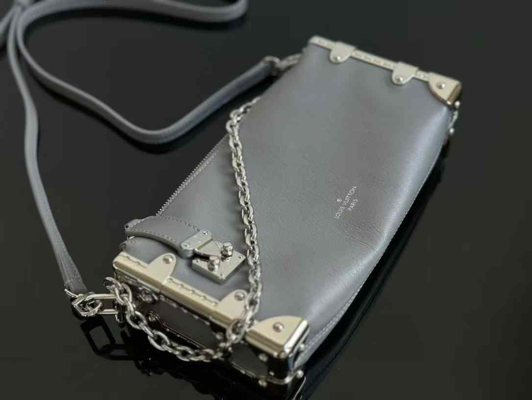 Louis Vuitton Fall-Winter 2024 Sho Slim Trunk M12596 view 2