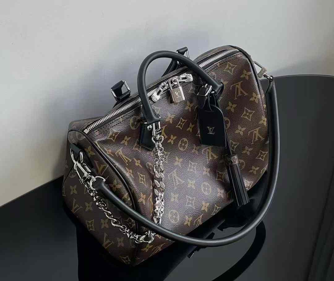 Louis Vuitton Speedy Soft 30 Crafty M12243 view 1