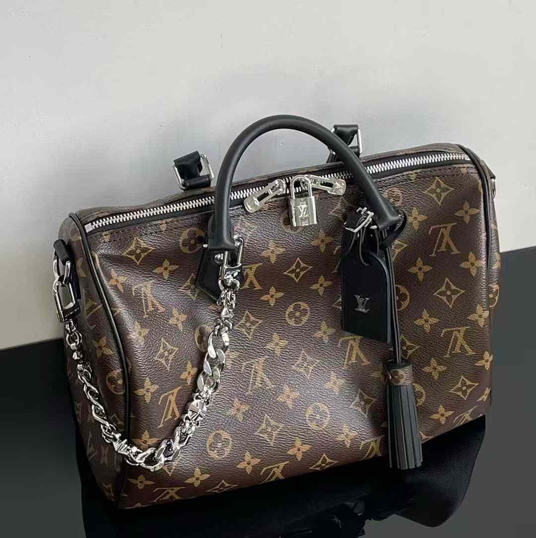 Louis Vuitton Speedy Soft 30 Crafty M12243 view 2
