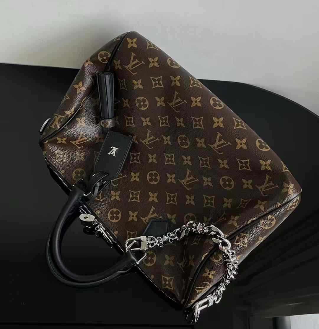 Louis Vuitton Speedy Soft 30 Crafty M12243 view 5