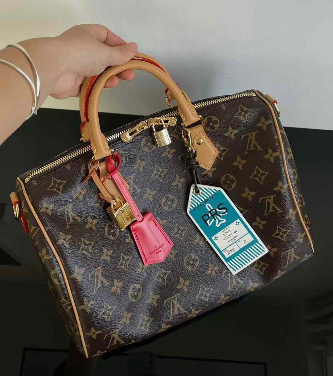 Louis Vuitton Speedy Soft 30 Crafty M11945 view 4