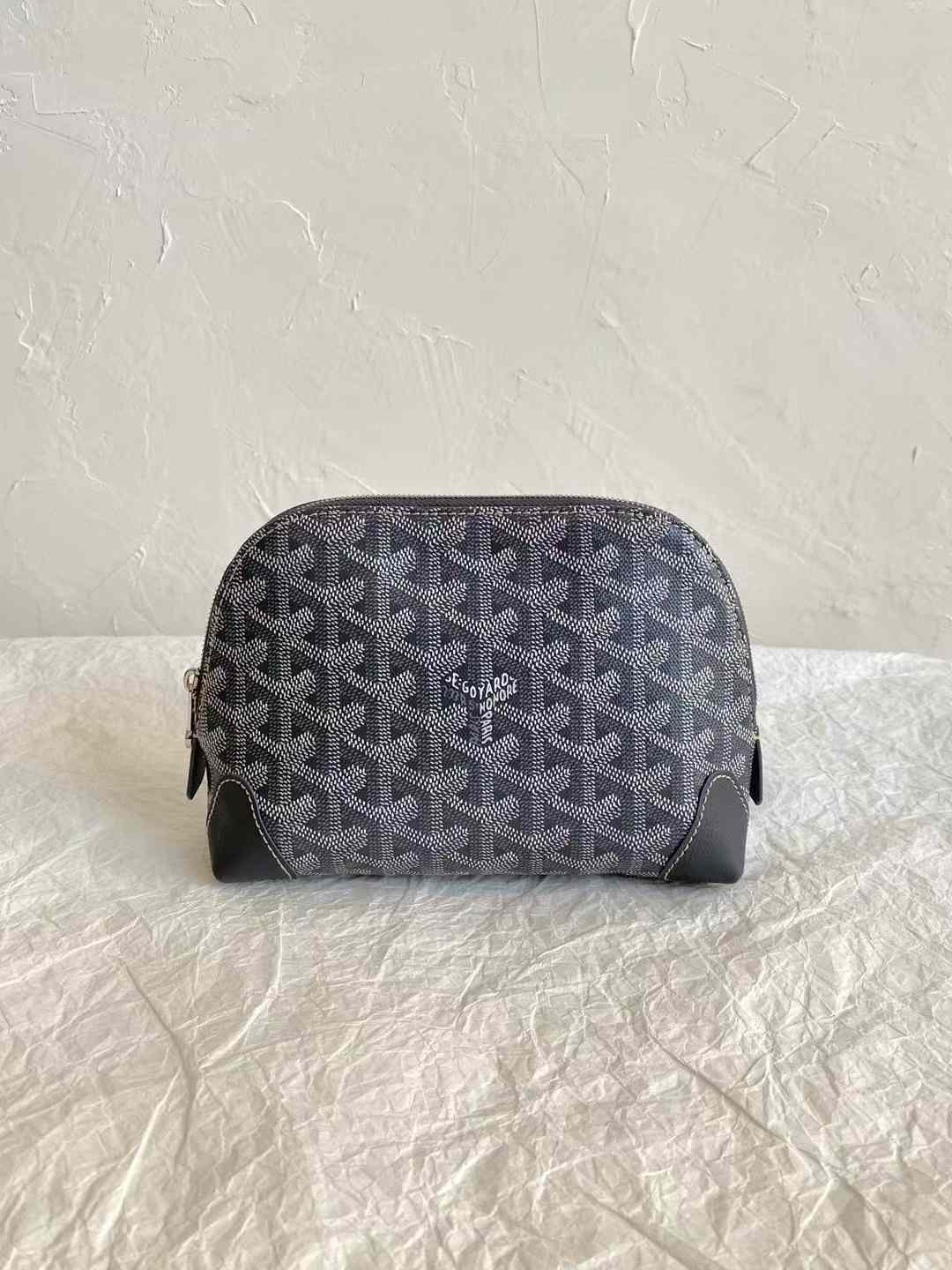Goyard Vendôme Cosmetic Pouch view 11