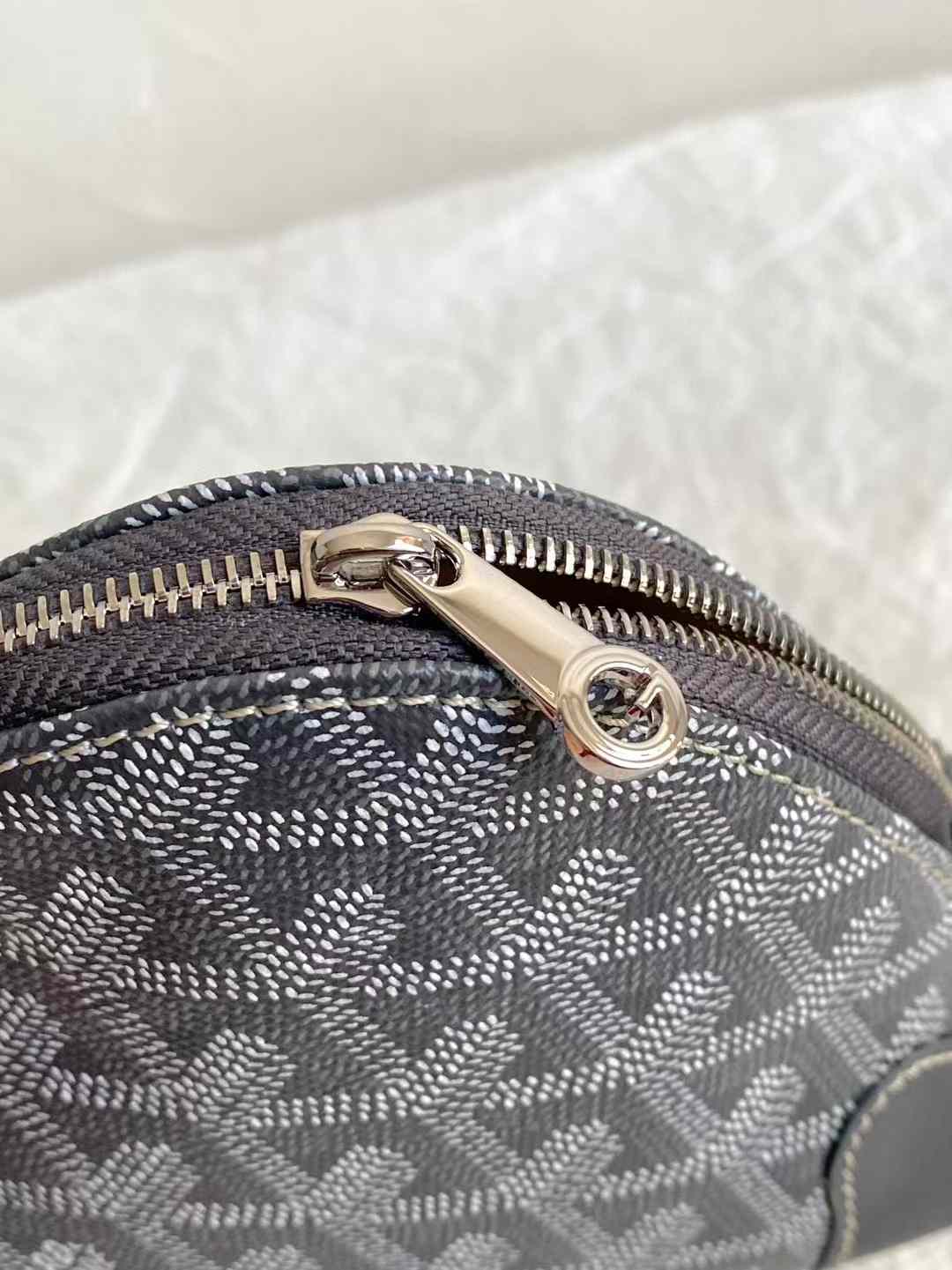 Goyard Vendôme Cosmetic Pouch view 15